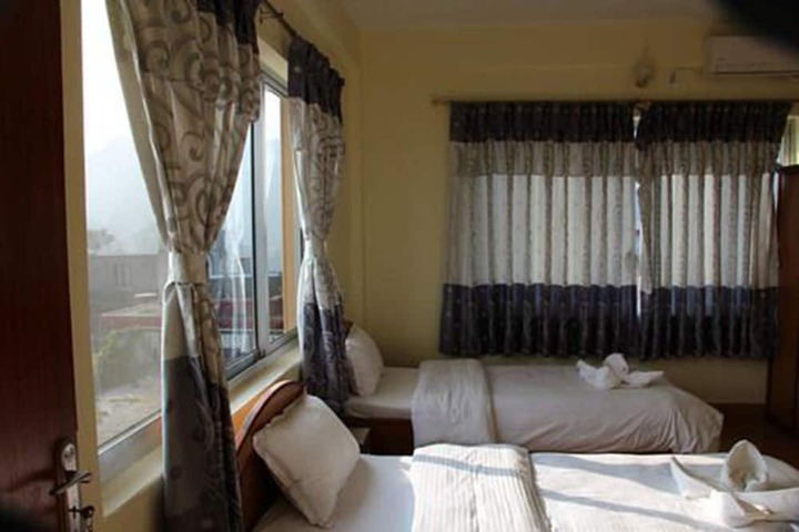 Room 9 of 22