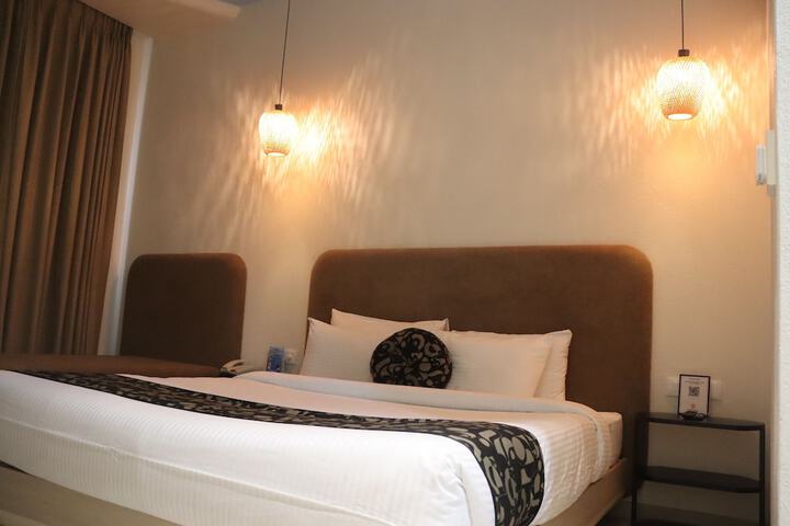 Room 30 of 142