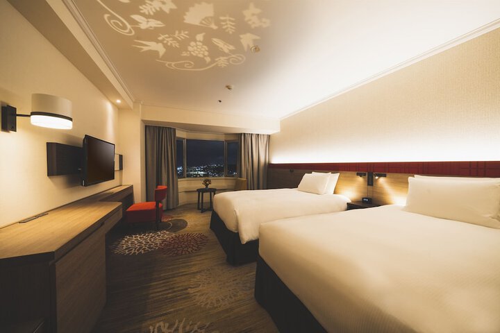 Room 8 of 92