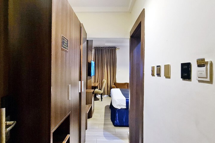 Room 17 of 51