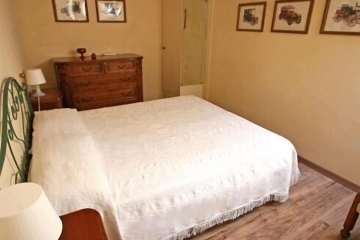 Room 4 of 24