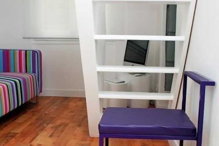 Room 32 of 65