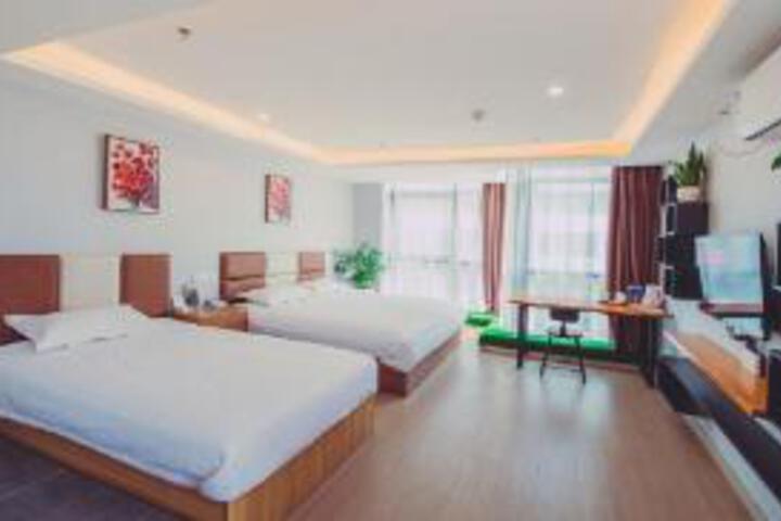 Room 8 of 10