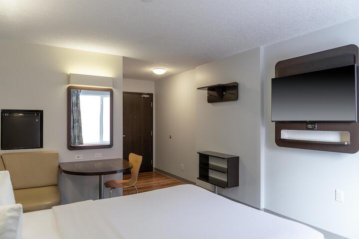 Room 8 of 49