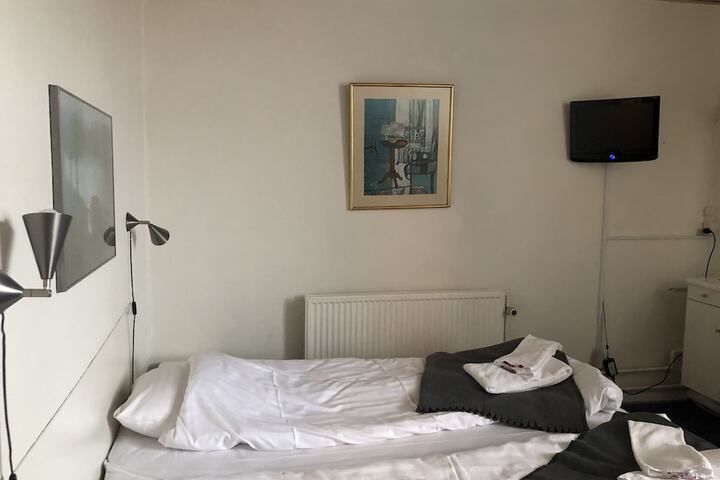 Room 27 of 59
