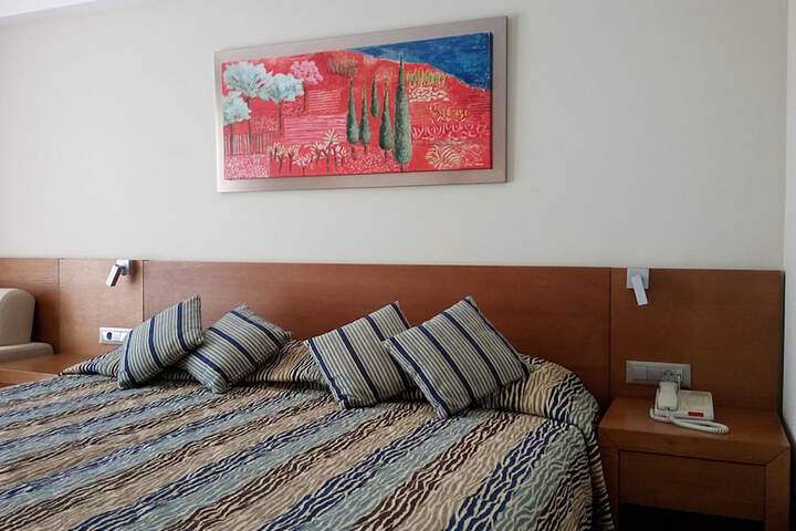 Room 16 of 130