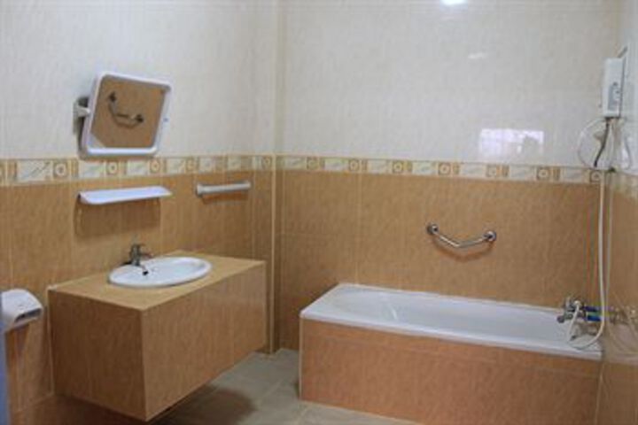 Room 6 of 68