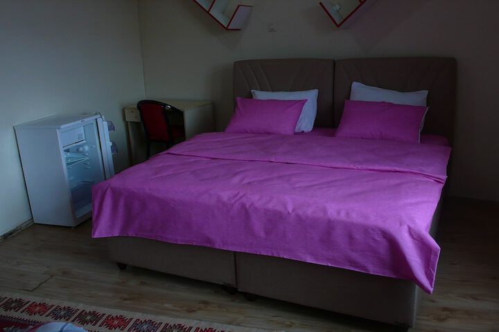 Room 5 of 25