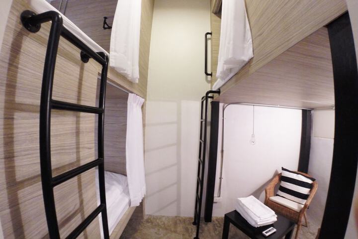 Room 7 of 30