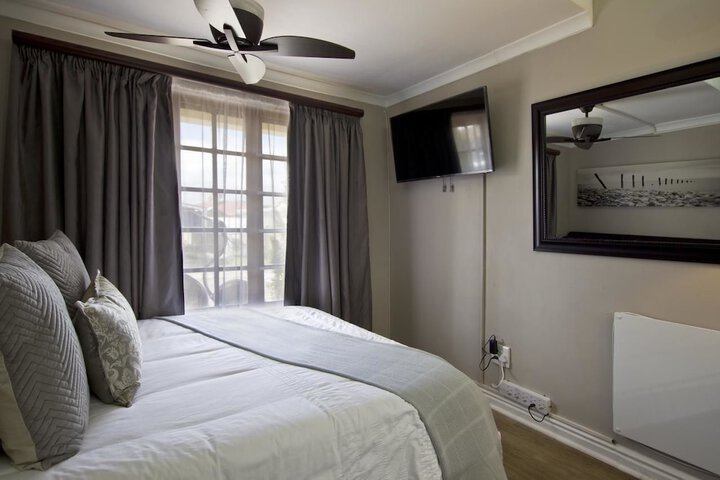 Room 5 of 40