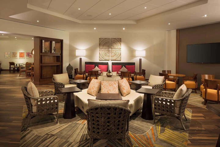 Lounge 84 of 125