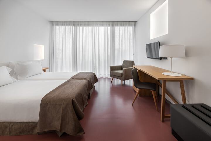 Room 6 of 30