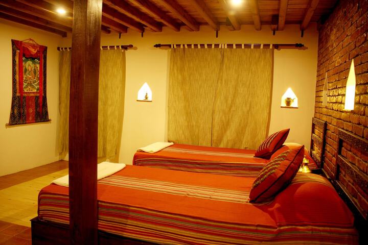 Room 5 of 33