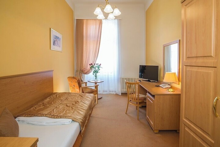 Room 15 of 31