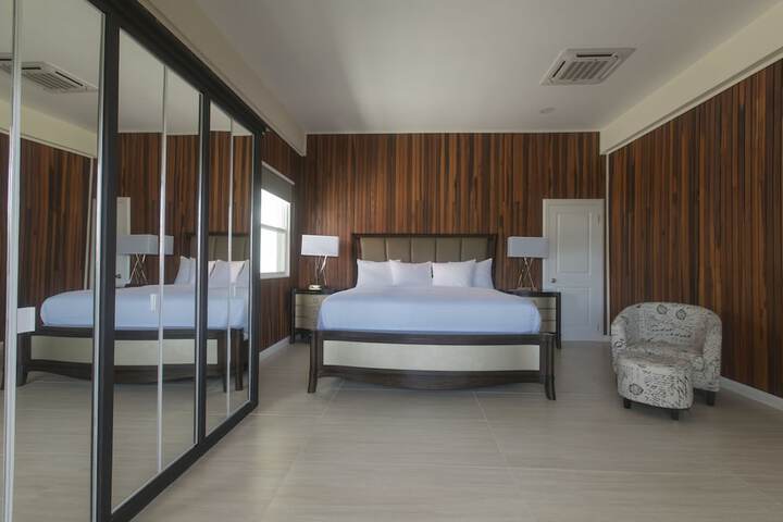 Room 6 of 34