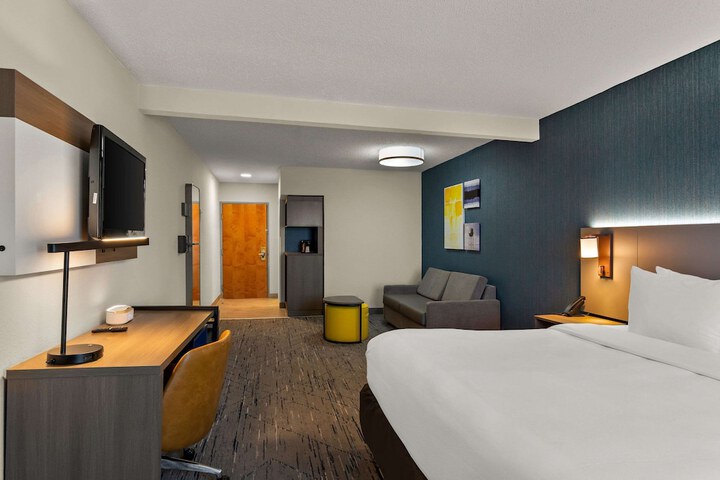 Room 16 of 34