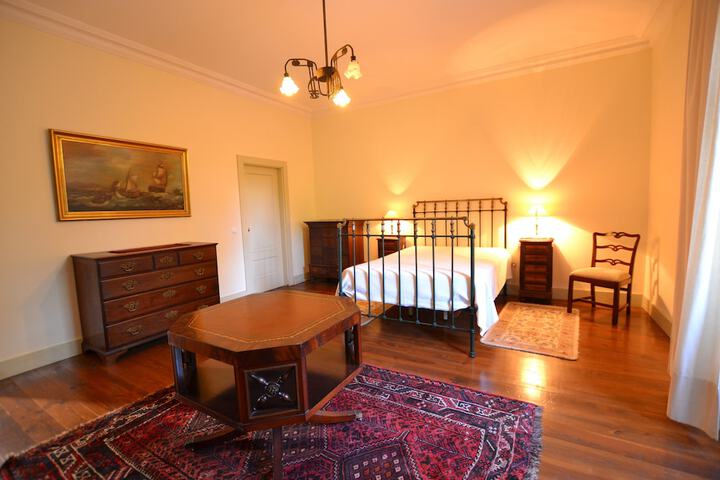 Room 12 of 35