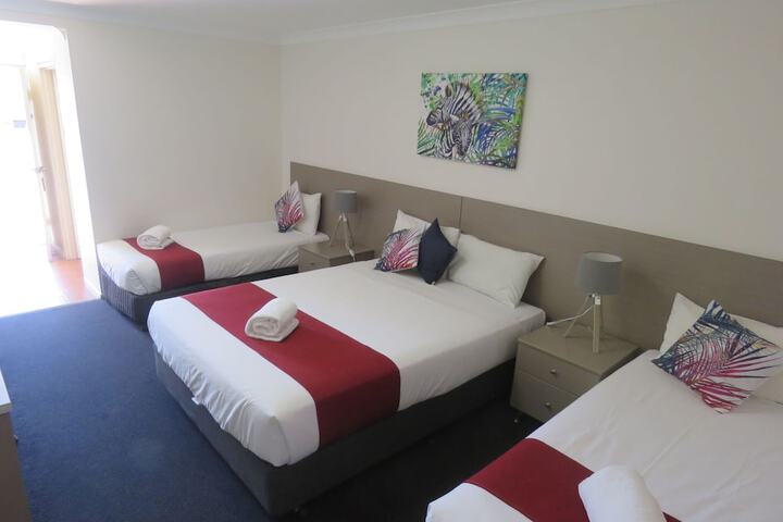 Room 2 of 32