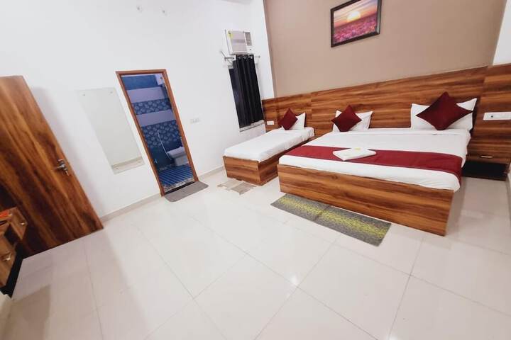 Room 3 of 5