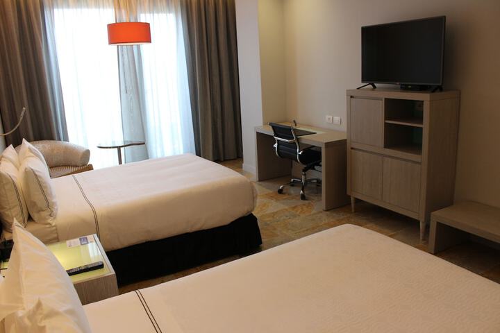 Room 4 of 42