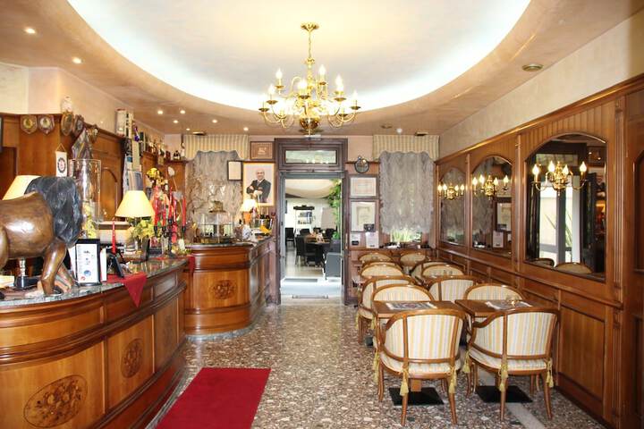 Guest Lobby