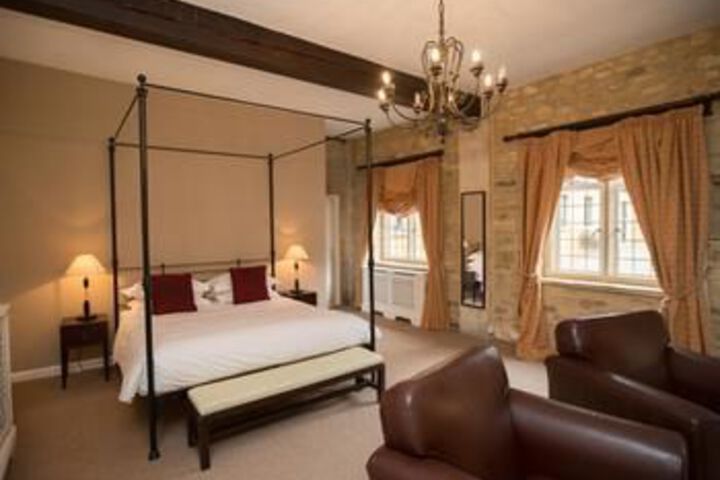 Room 12 of 28