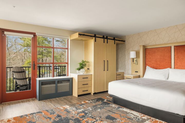 Room 8 of 119