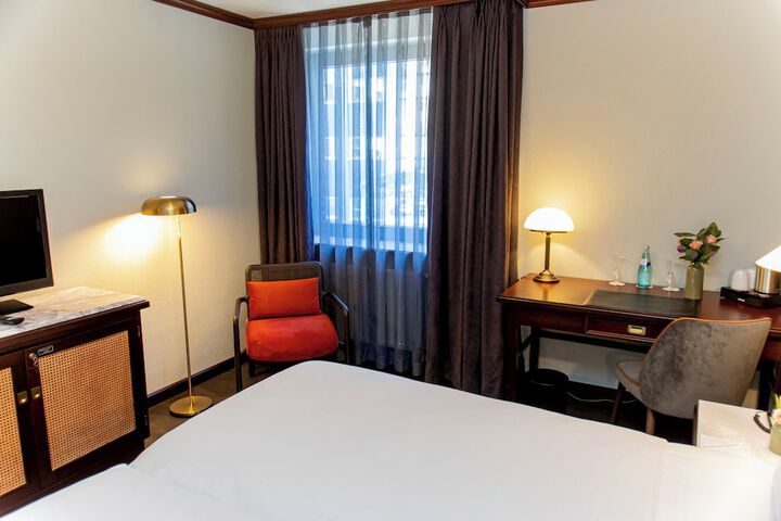 Room 17 of 145