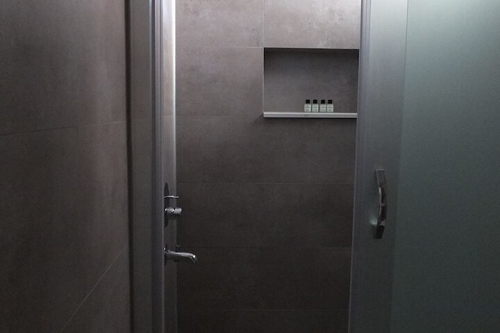Room 43 of 74