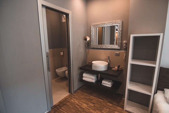 Room 56 of 74