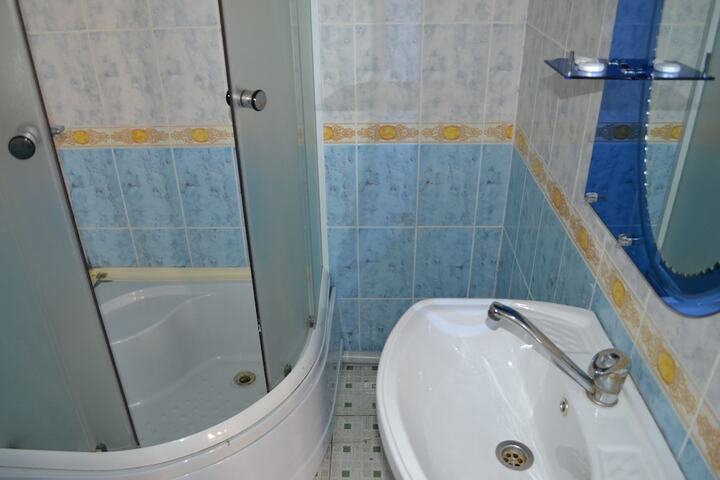 Room 12 of 17