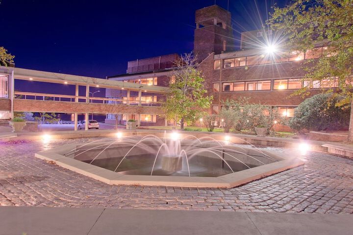 Hotel Exterior 123 of 176