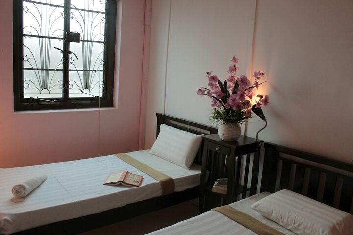 Room 16 of 76