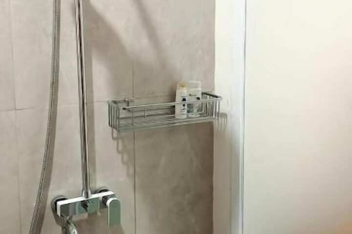 Room 8 of 11