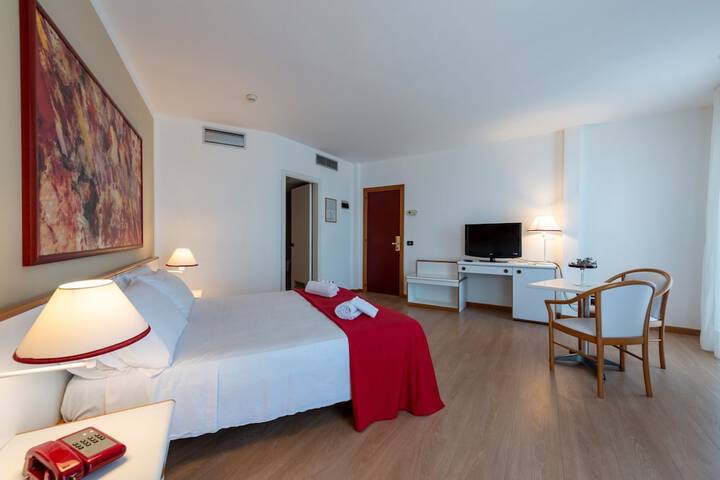 Room 5 of 31