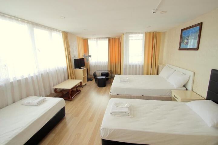 Room 3 of 11