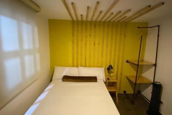 Room 16 of 32