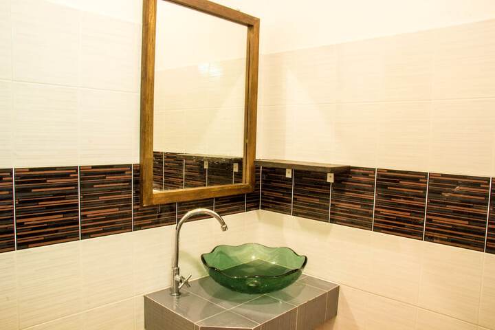 Room 25 of 63