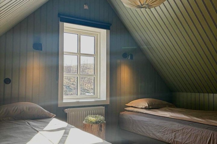 Room 5 of 90