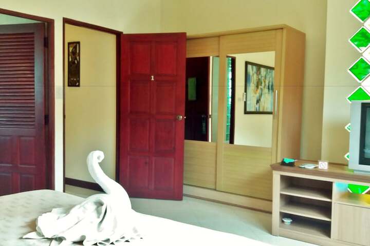 Room 15 of 60