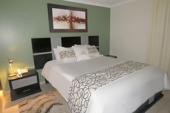 Room 11 of 30