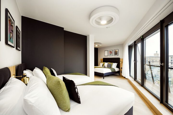 Room 9 of 85