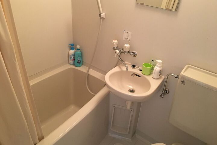 Room 7 of 13