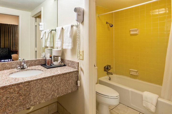 Room 20 of 29