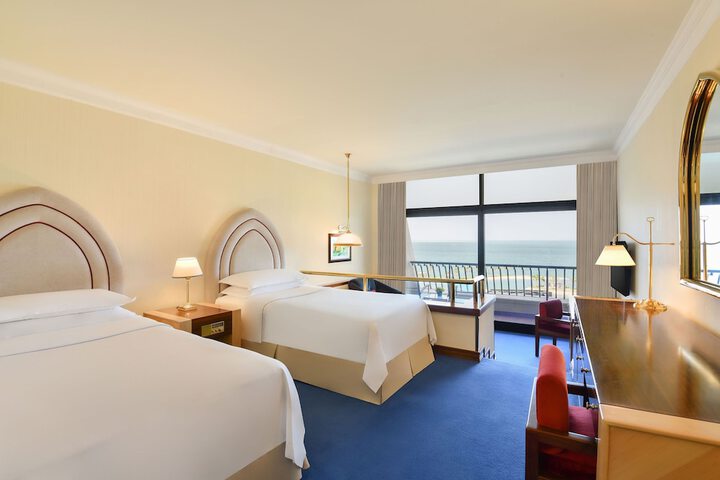 Room 9 of 220