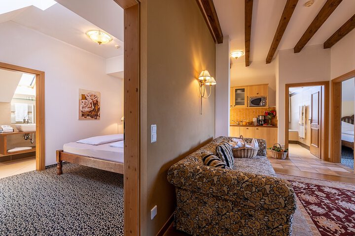 Room 21 of 100