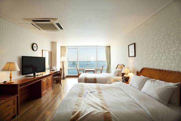 Room 19 of 29