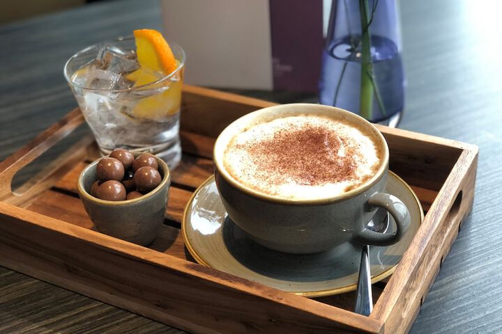 Lounge 66 of 151