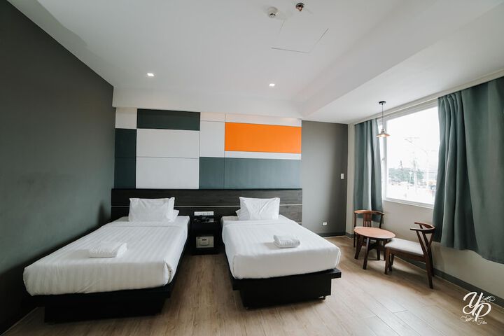 Room 3 of 6