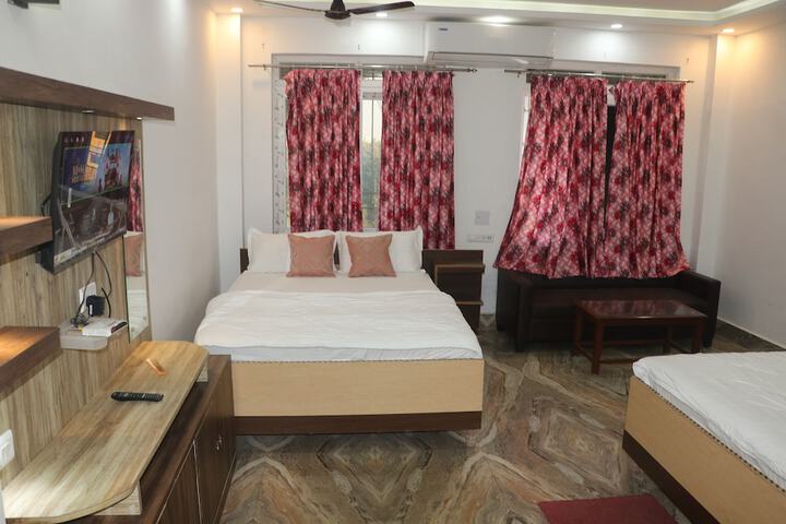 Room 4 of 55